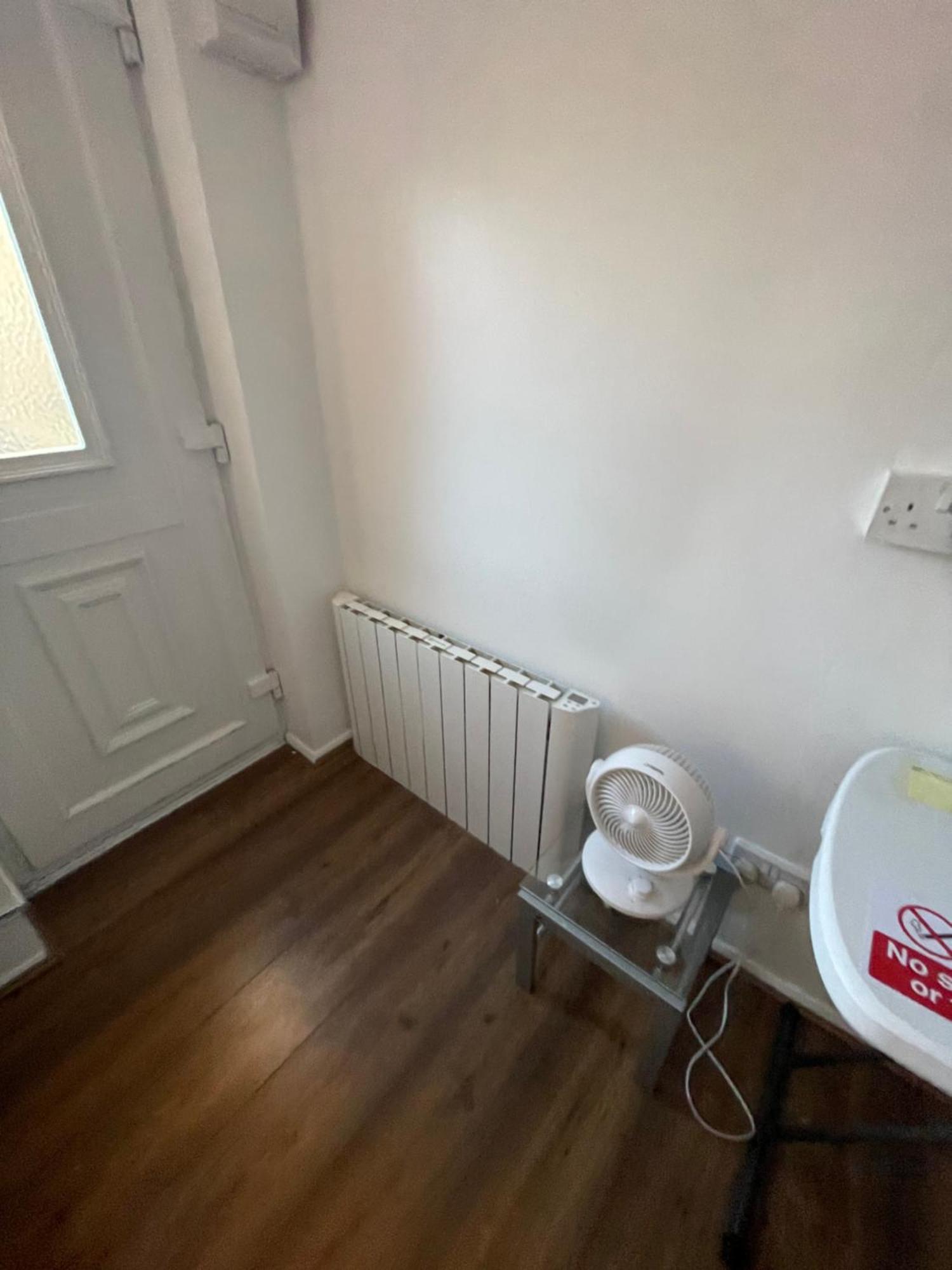 Fantastic Studio, Private Bathroom And Mini Kitchen. Thamesmead  Экстерьер фото