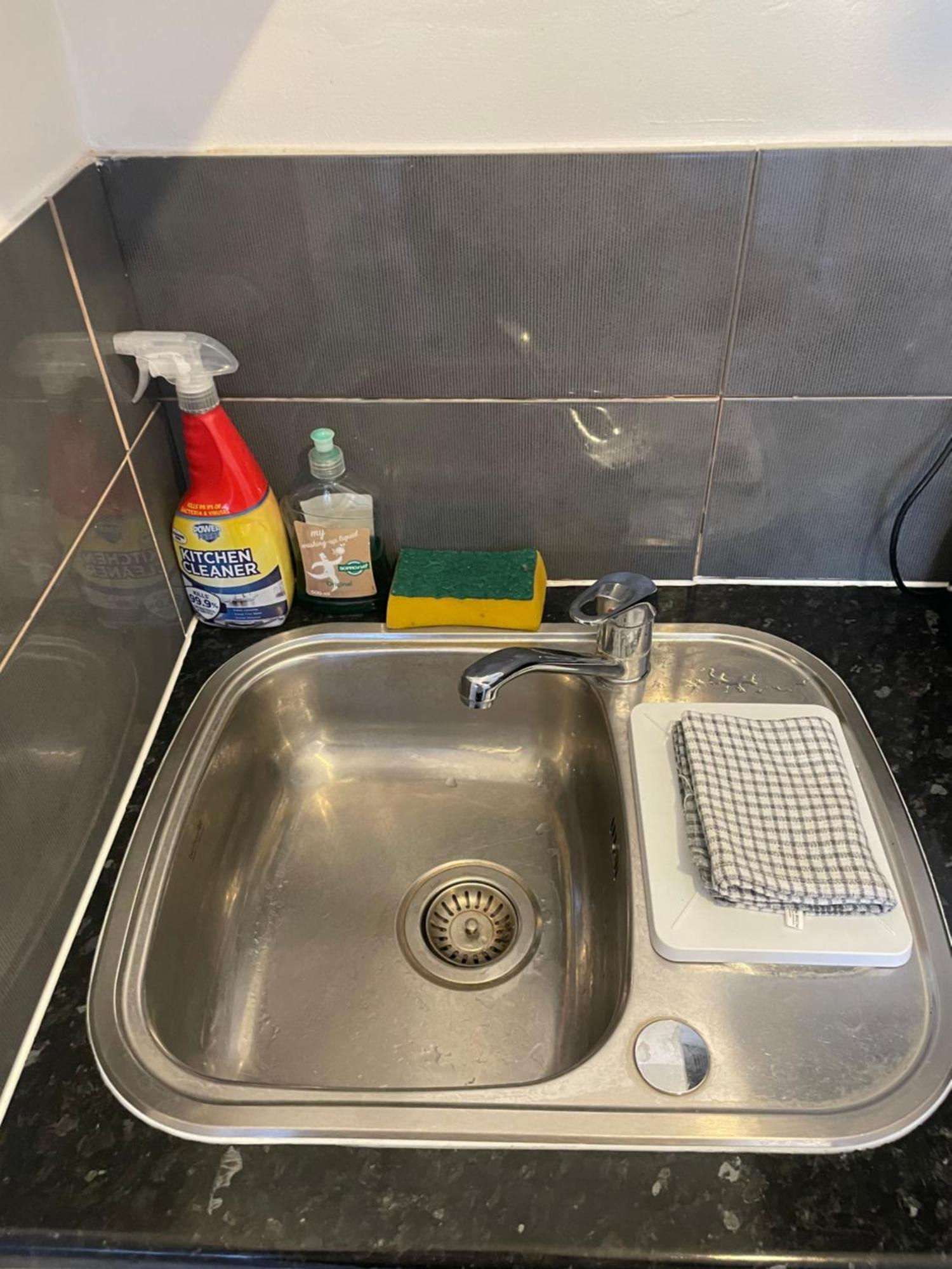 Fantastic Studio, Private Bathroom And Mini Kitchen. Thamesmead  Экстерьер фото